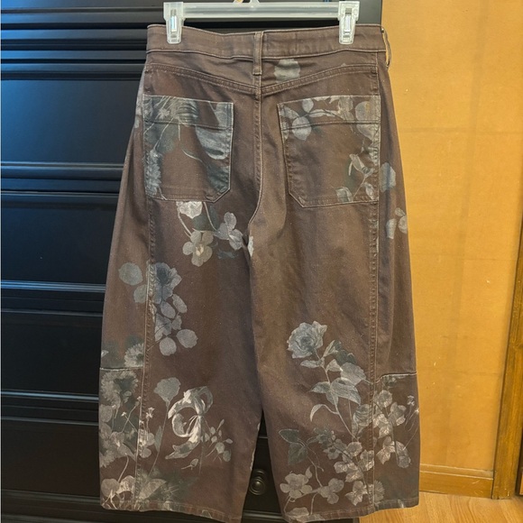 Pilcro Brown Floral Cropped Pants - Picture 4 of 6